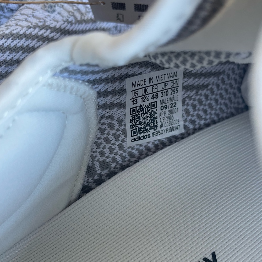 Yeezy 350 “Static” - Picture 16 of 17